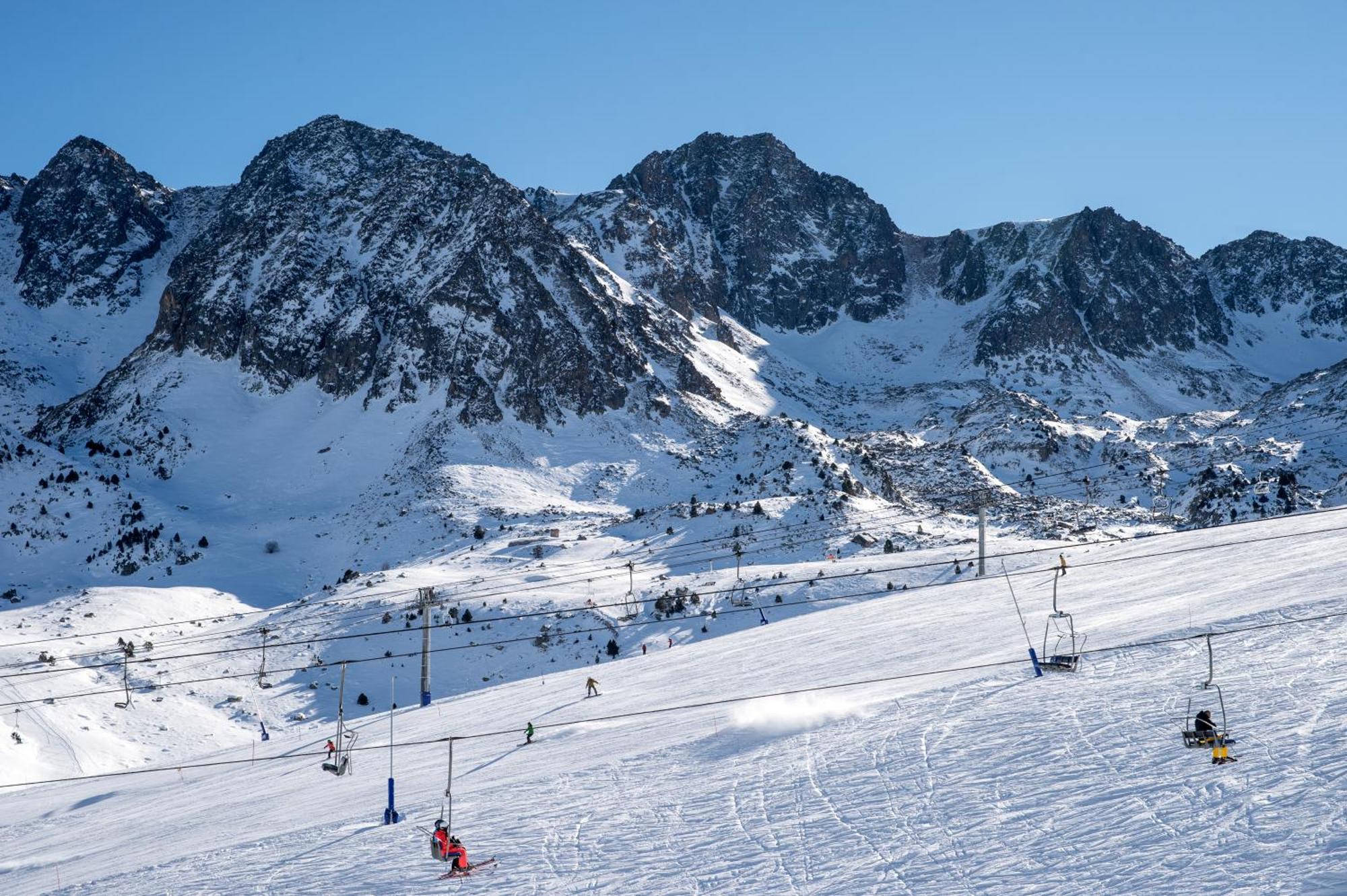 Pierre & Vacances Andorra Sunari Peretol Bordes d'Envalira Exterior photo